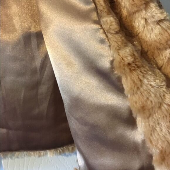 Faux Fur Sleeveless Vest In Camel Brown With Satin Lining & Zipper Closure NWT - Picture 4 of 12